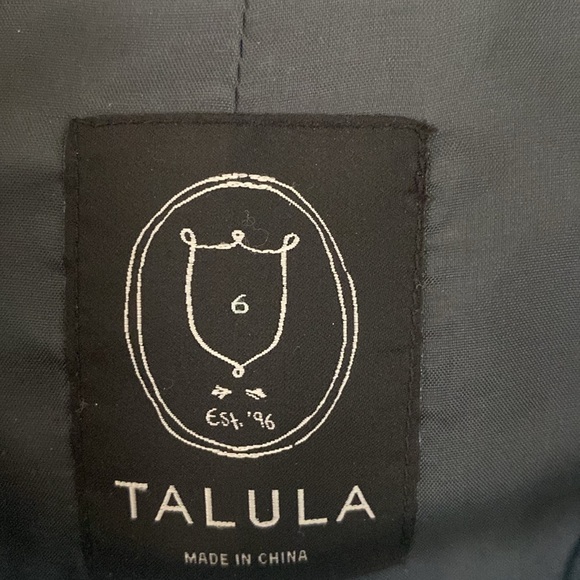 Talula (Aritzia) Blazer. Size 6. Excellent condition. - Picture 2 of 4